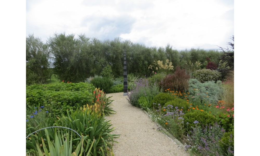 Toetoe, Choisya, Chionochloa, Coprosma, Veronica, Olearia